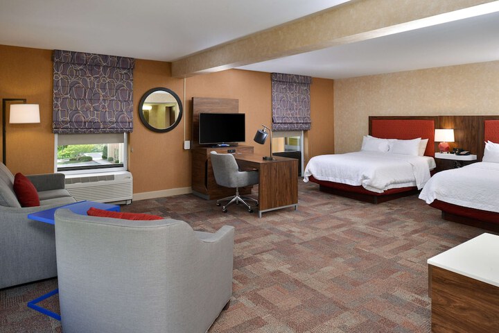 1 Queen Bed (8 of 20)