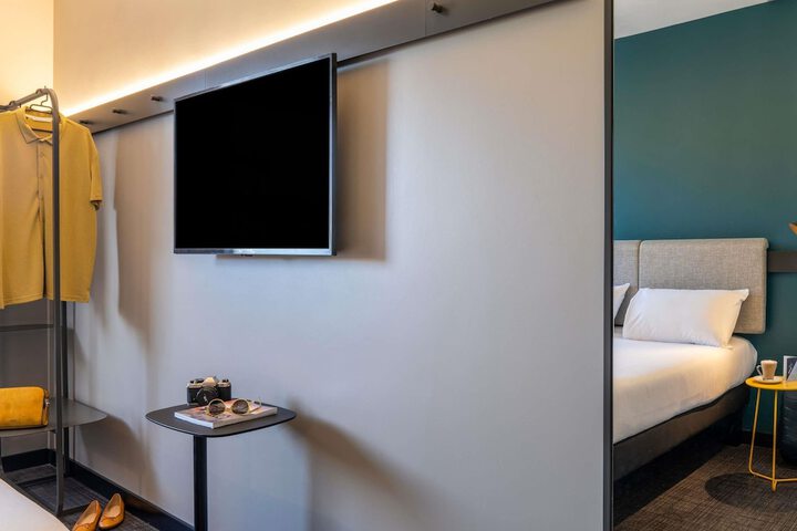 Room 14 of 42