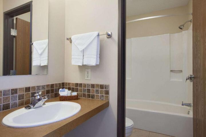 1 King Bed Suite (2 of 2)