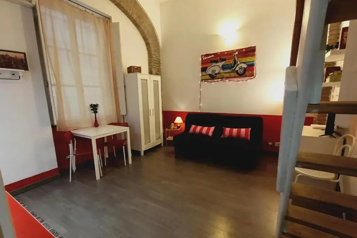 Room 2 of 9