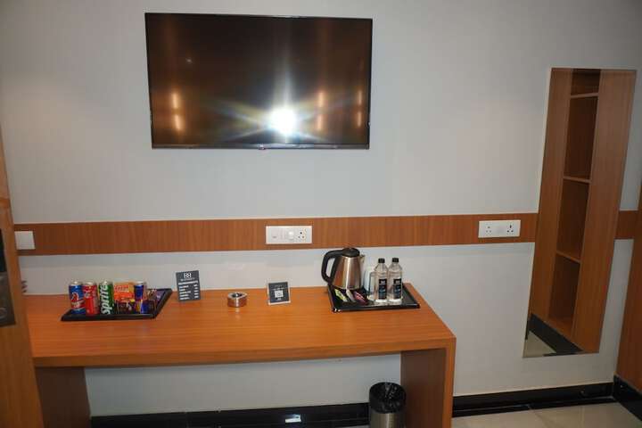 Room 27 of 68