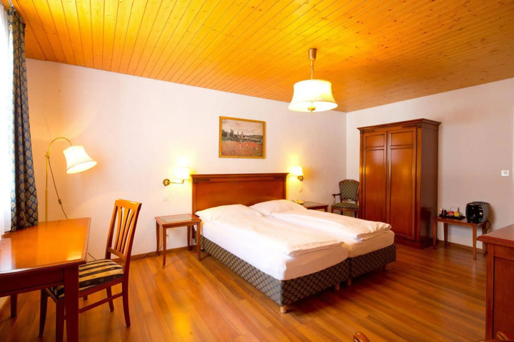 Room 5 of 29
