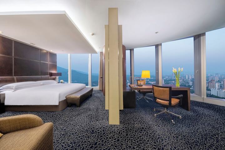 Room 18 of 54