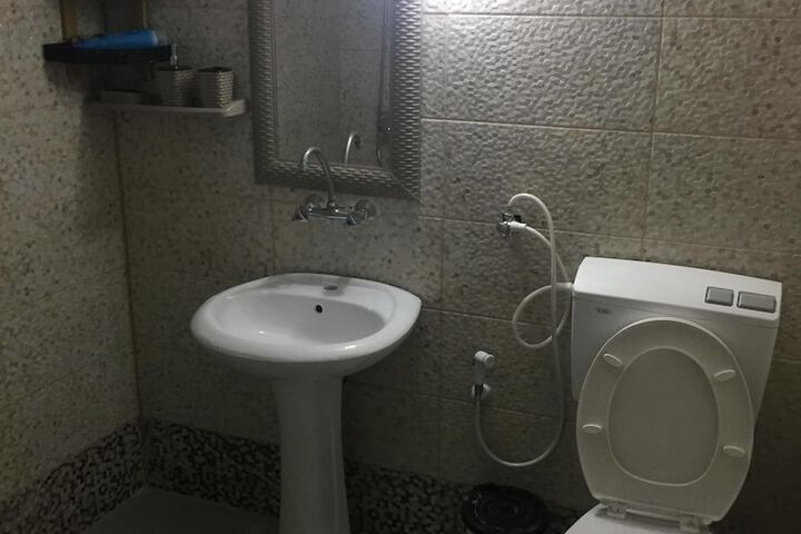 Room 25 of 87