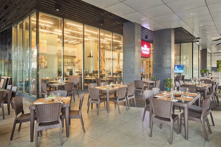 Dining 67 of 91