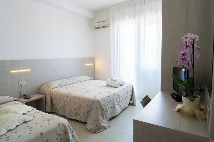 Room 17 of 49