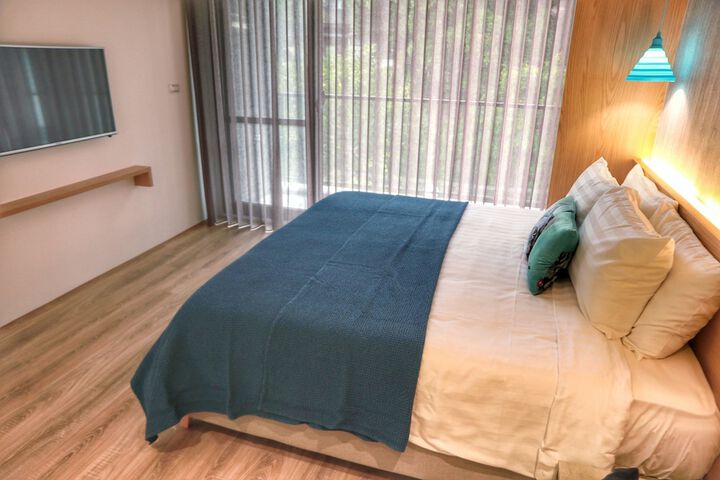 Room 16 of 53