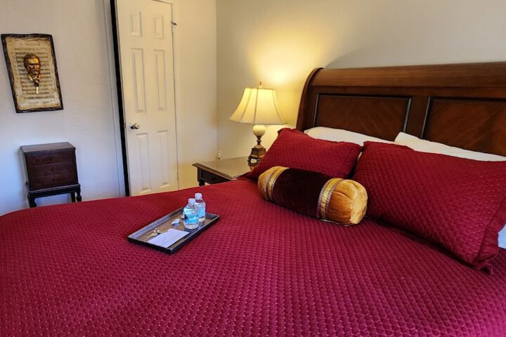 Room 17 of 109