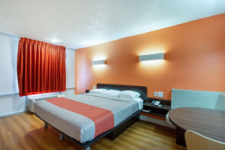 Room 15 of 49