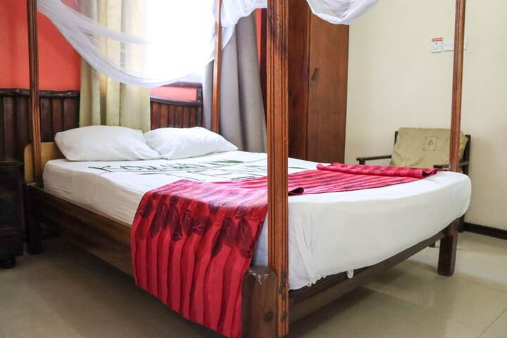 Room 27 of 84