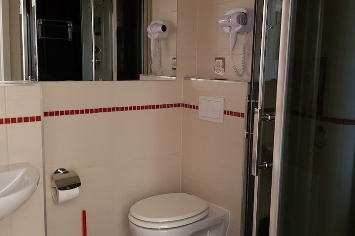 Room 54 of 79