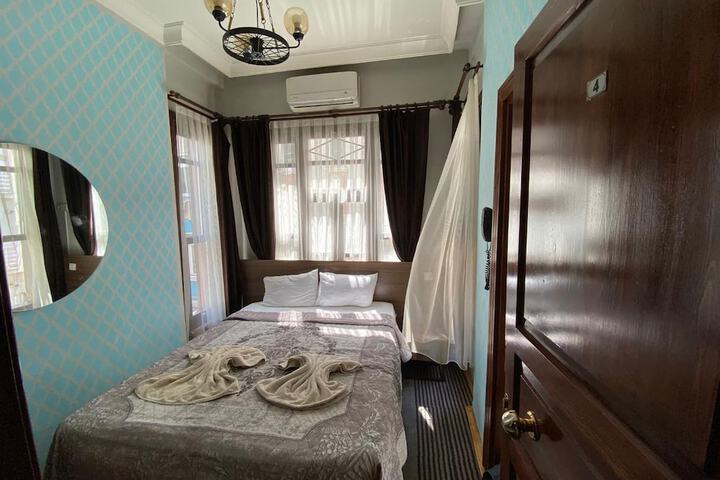 Room 15 of 32