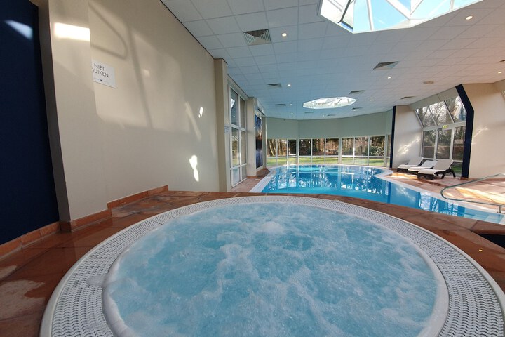 Pool Hotel