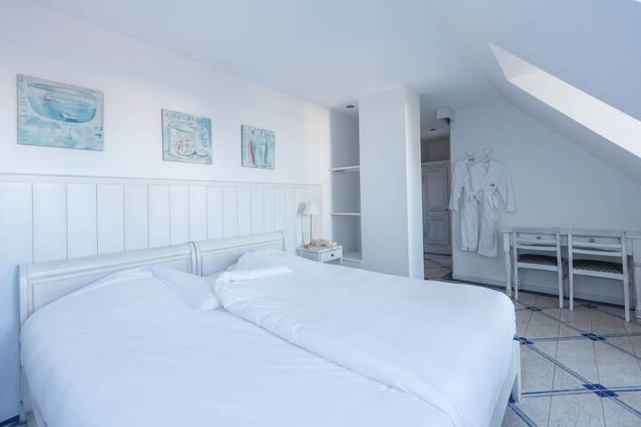 Room 8 of 78