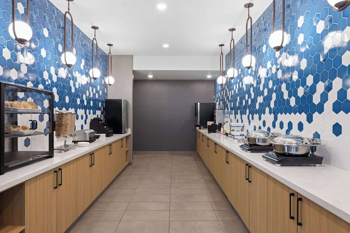 Breakfast/Coffee Service 33 of 42