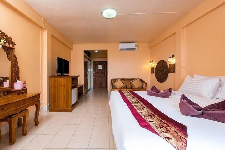 Room 27 of 75