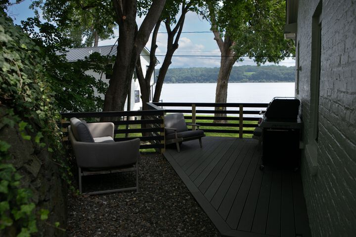 Sundeck 165 of 179