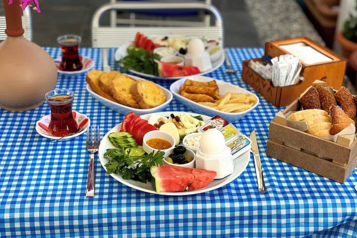 Breakfast/Coffee Service 72 of 83