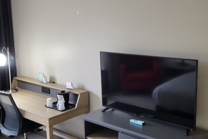 Standard King Bed Accessible (6 of 8)