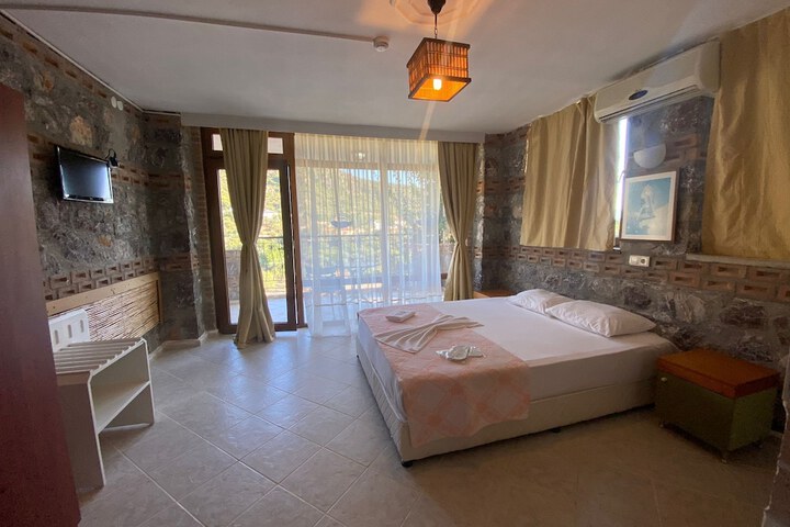 Room 15 of 52