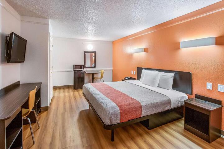 2 Double Beds (11 of 14)