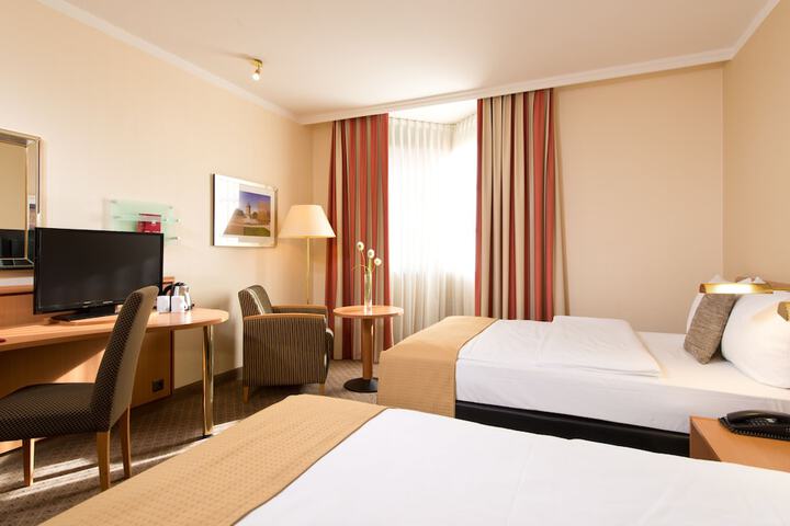 Room 12 of 45