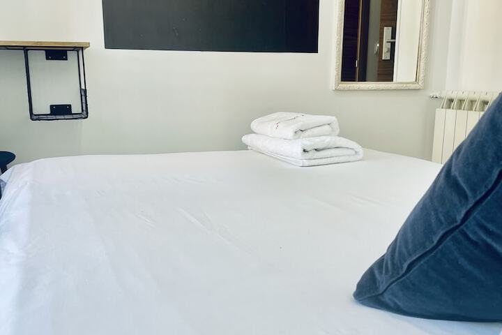 Room 5 of 50