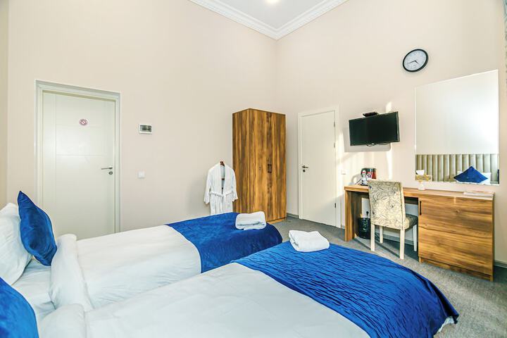 Room 47 of 79