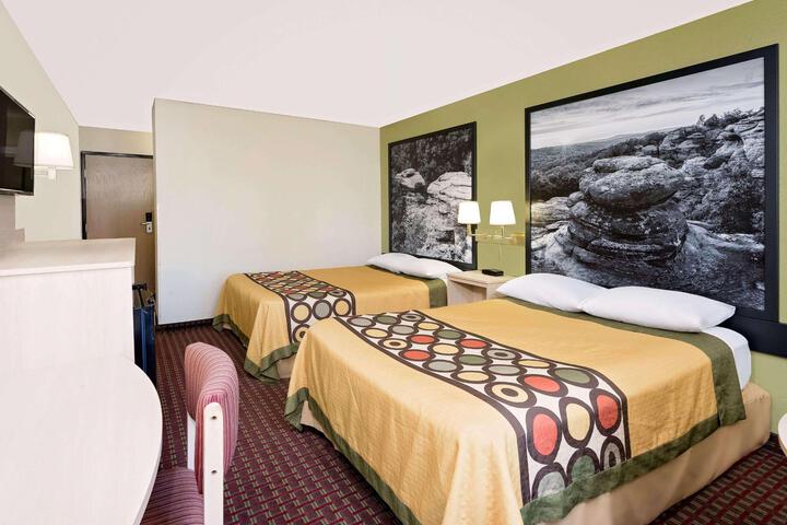Double Accessible King Size Bed (8 of 9)