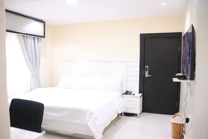 Room 13 of 31