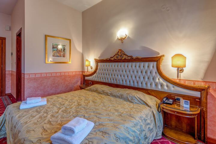 Room 10 of 41