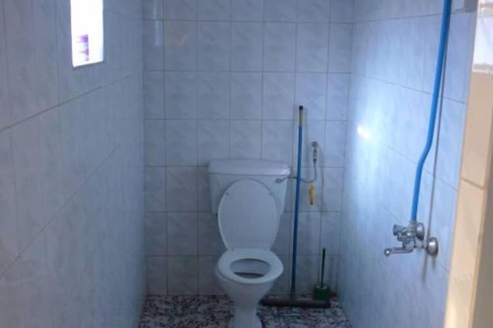 Room 6 of 13