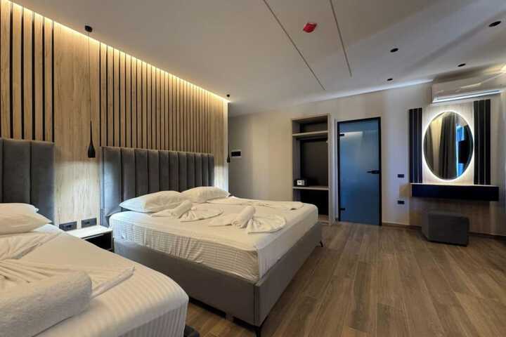 Room 12 of 85