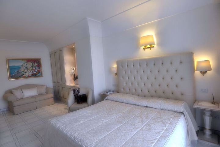 Room 8 of 52