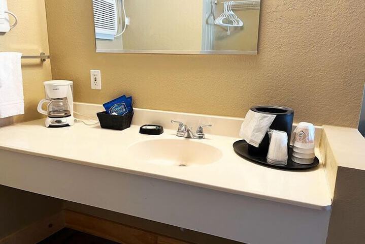 Room 16 of 20