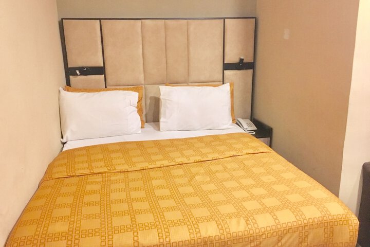 Room 3 of 17