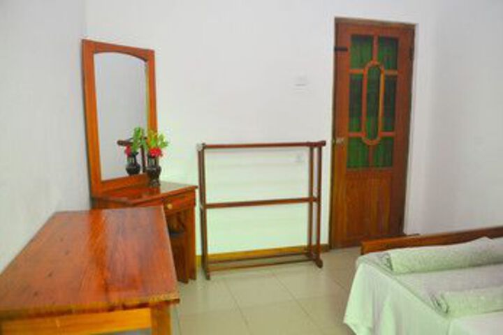 Room 8 of 8