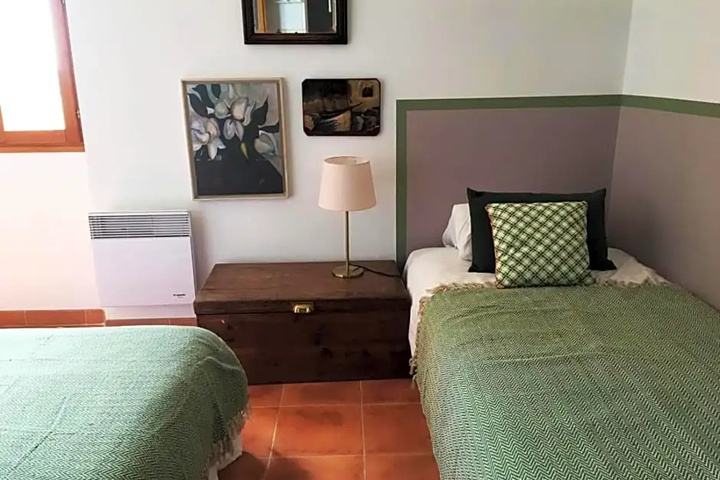 Room 3 of 20