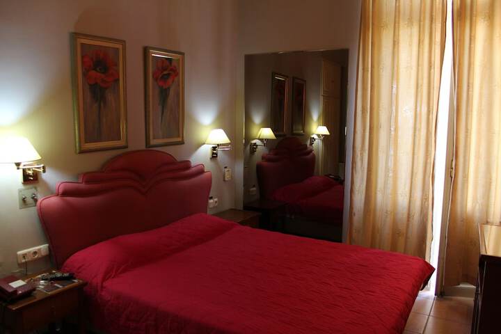 Room 26 of 141