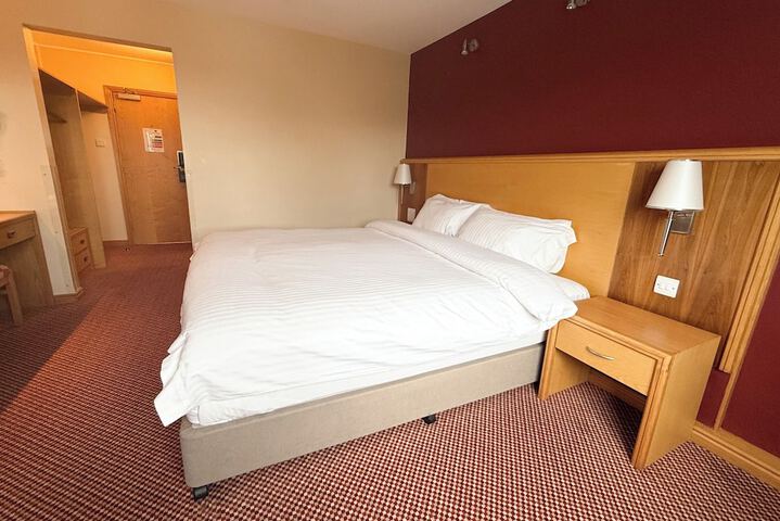 Room 21 of 93
