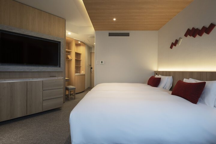 Room 28 of 180