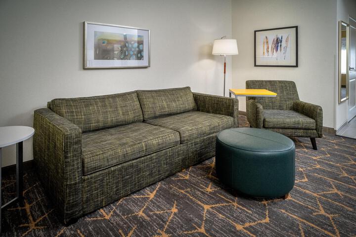 1 Bedroom Suite 2 Queen Beds Sofa (5 of 13)