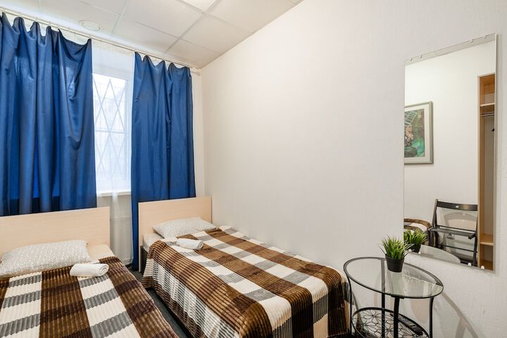 Room 16 of 19
