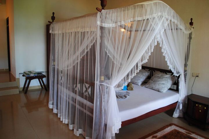 Room 4 of 74