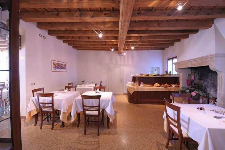 Dining Photos