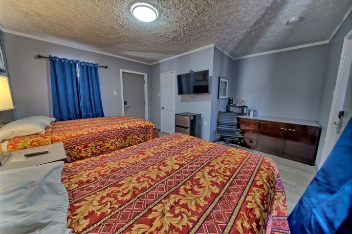2 Double Beds (4 of 11)