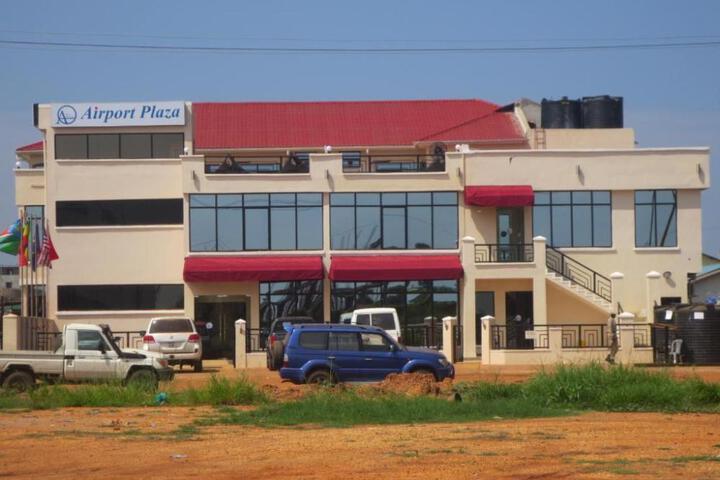 Airport Plaza Hotel