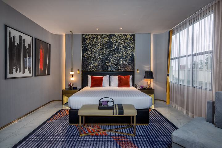 Room 4 of 65