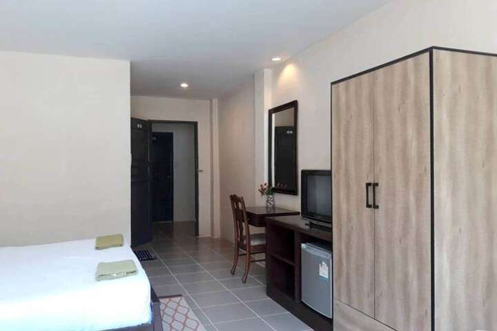 Room 8 of 29