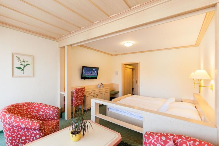 Room 5 of 140